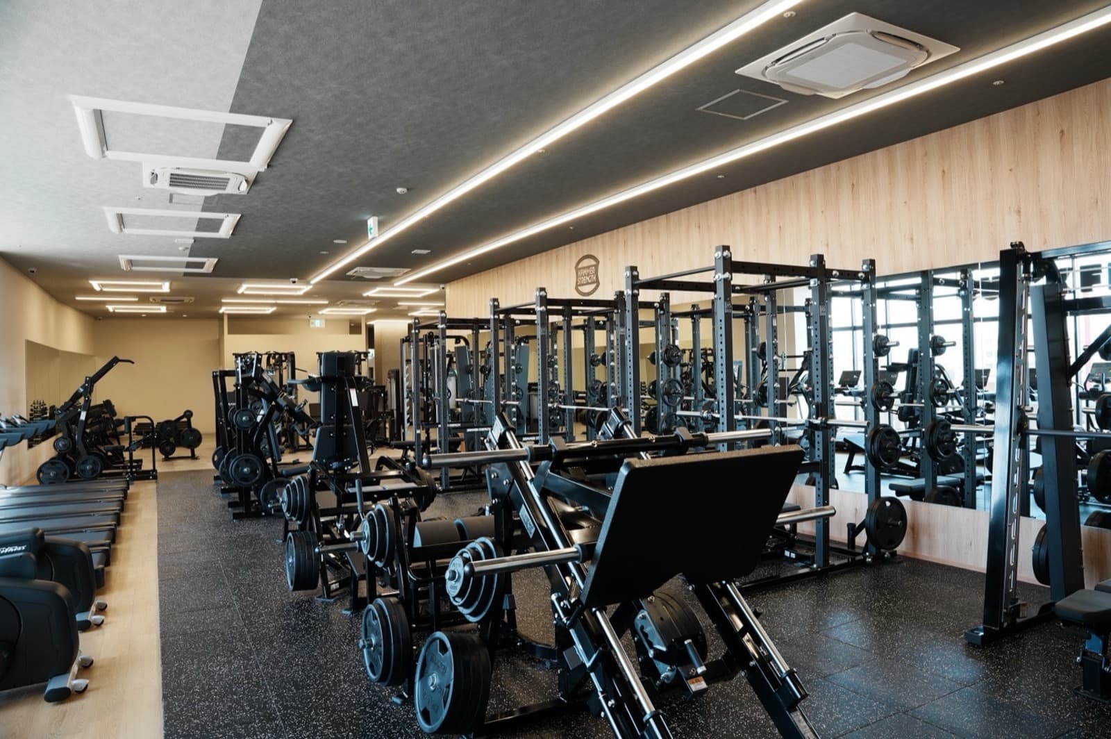 QUICKFIT の店内トレーニングエリア
